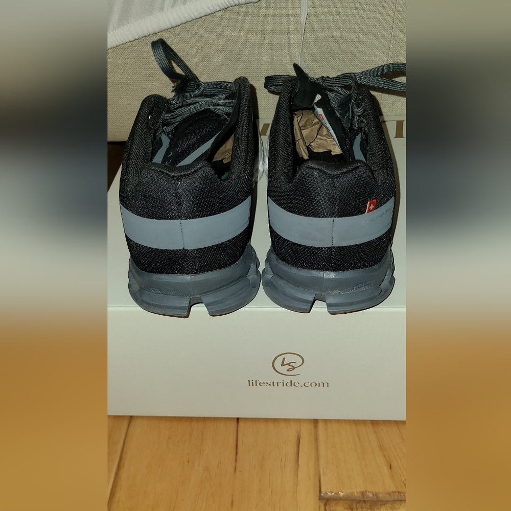 On Cloud Cloudflow Cloudtec Running Sneaker Men 7… - image 5